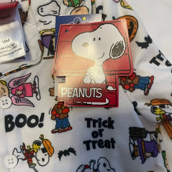Peanuts Button up Snoopy Halloween Flannel 2 Piece Pajama Set NWT size 18 mo - Picture 3 of 5